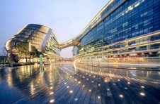 居家隔离人员开门扔垃圾 徐汇“云监管”筑牢社区防线