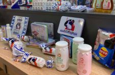 总理在上海南京路买了这……