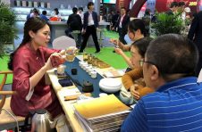 聚焦扶贫 上海茶博会助力长三角茶产业一体化发展