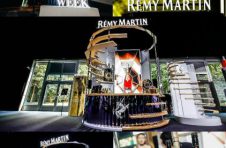 精彩永续 与时尚共举杯 Rémy Martin人头马亮相2021春夏上海时装周