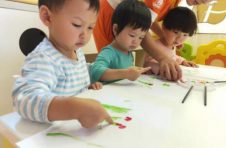 市政府实事项目“新增普惠性托育点”超额完成 就近上托班，家长开心又安心