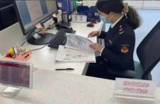 投资人想在上海开企业却困在外地，这项新举措只花一天就搞定