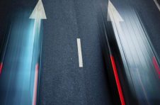 上海崧泽高架西延伸段“飞越”G15高速路，今年9月底实现主线贯通