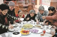 “抱团养老”下的老人生活怎么样？