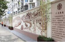 上海一“破墙开店”集中街区惊现“时光墙”，走过如同穿越时空回到清朝
