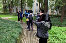 用6年时间记录身边94种羽翼精灵 上中学生自编了一本“校园观鸟指南”