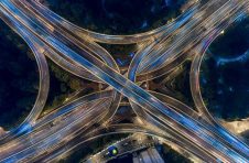 上海加快启动嘉闵线及北延伸、17号线西延伸等项目，打造“轨道上的长三角”