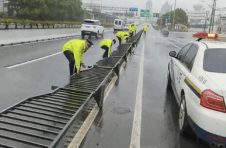 科技+人力 宝山警方全力应对台风“烟花”