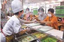 “一餐饭”，如何成为老人嘴边反复咀嚼的“好”