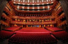 防疫升级，上海剧场拟收缩观众规模，重新施行75%上座率