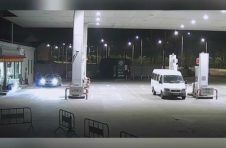 冲动少年离家出走，中石化加油站员工暖心相助