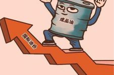 国内油价再创新高 供需失衡加速推动新能源转型