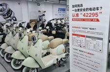 热销风暴席卷上海，雅迪“42295”标准车型带来美好安全出行