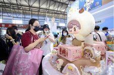 IP孵化加速度 52TOYS携全新潮流IP NINNIC惊艳亮相潮玩展
